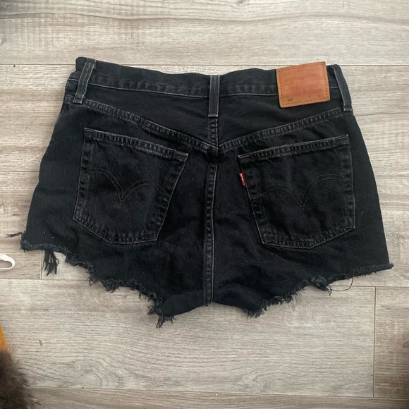Levi black shorts  size 28 - Picture 1 of 2